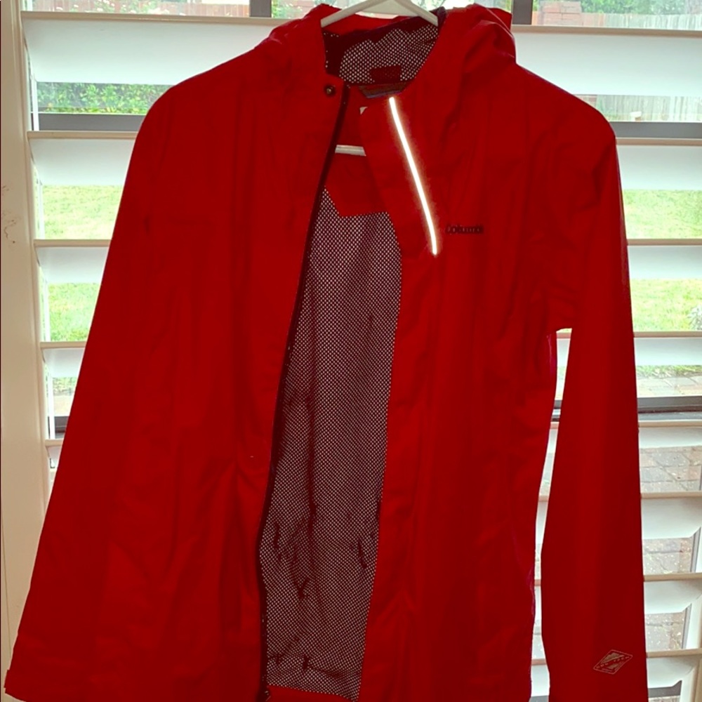 Rain jacket breathable and waterproof